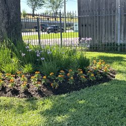 Candlewood Landscaping Services - Flower beds