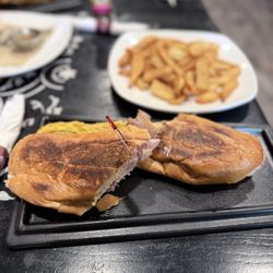 SANDWICH CUBANO with PAPAS FRITAS