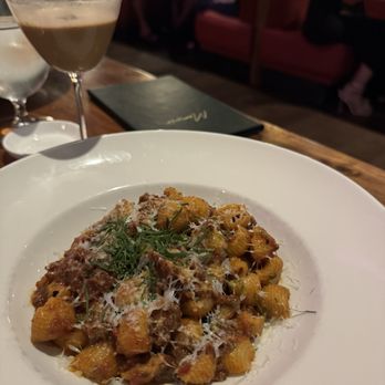 Memoir - Pasta bolognese - American Near Me - Omaha, Nebraska Memoir - Pasta bolognese - American Near Me - Omaha, Nebraska