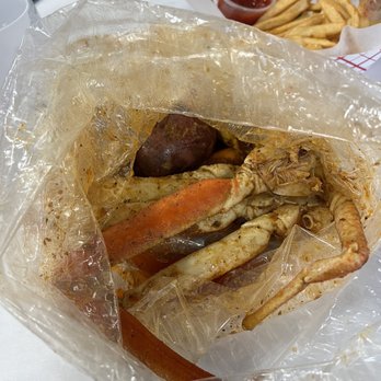 Two Fish Crab Shack - 1/2 lbs shrimp and snow crab legs - Seafood Near Me - Chicago, Illinois