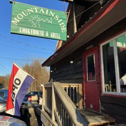 Mountainside Smokehouse and Grill