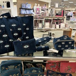 Dillard's