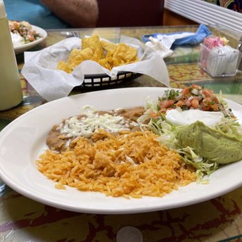 Mayan House - Rice, beans guacamole, pico de Gallo, sour cream and salad - Mexican Near Me - Manchester, Tennessee