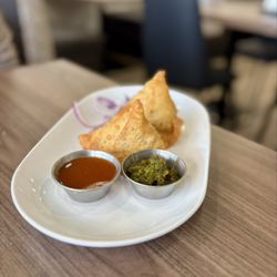 Desi Spice & Sweets - Veg samosa