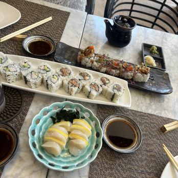 Takumi Maui - Sushi: softshell crab, snow, crab, spicy tuna, and scallops. - Sushi Bars Near Me - Lahaina, Hawaii Takumi Maui - Sushi: softshell crab, snow, crab, spicy tuna, and scallops. - Sushi Bars Near Me - Lahaina, Hawaii
