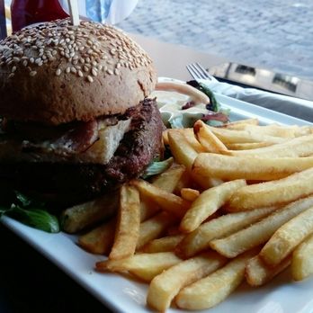 Elephant & Castle - Burger au bleu - Pubs Near Me - Lyon, 69