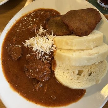 Restaurace Tradice - Goulash - Brasseries Near Me - Praha 5, Puerto Rico