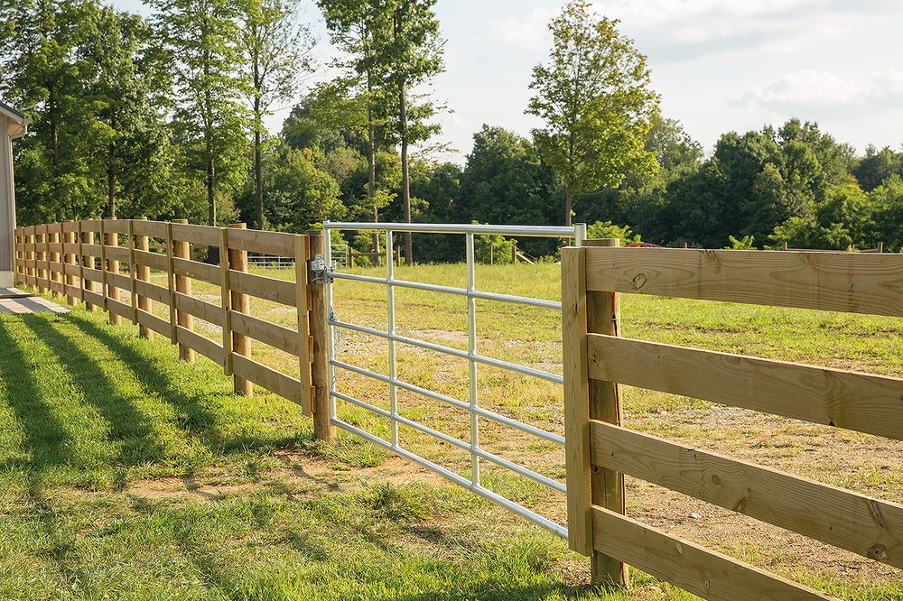 UNITED FENCING Updated September 2024 13379 Dover Rd, Apple Creek, Ohio Fences & Gates