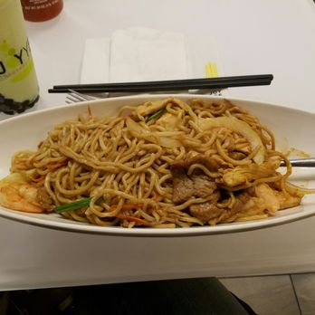 Joy Yee Noodle - Combination lo mein can't go wrong with this dish - Chinese Near Me - Chicago, Illinois Joy Yee Noodle - Combination lo mein can't go wrong with this dish - Chinese Near Me - Chicago, Illinois