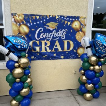 Gol’sArt Party Decorations - Graduation towers. Perfect! - Balloon Services Near Me Gol’sArt Party Decorations - Graduation towers. Perfect! - Balloon Services Near Me