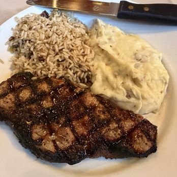 Red Raven - Top clockwise: pilaf, mashed potatoes, NY Strip - Wine Bars Near Me - Williams, Arizona Red Raven - Top clockwise: pilaf, mashed potatoes, NY Strip - Wine Bars Near Me - Williams, Arizona