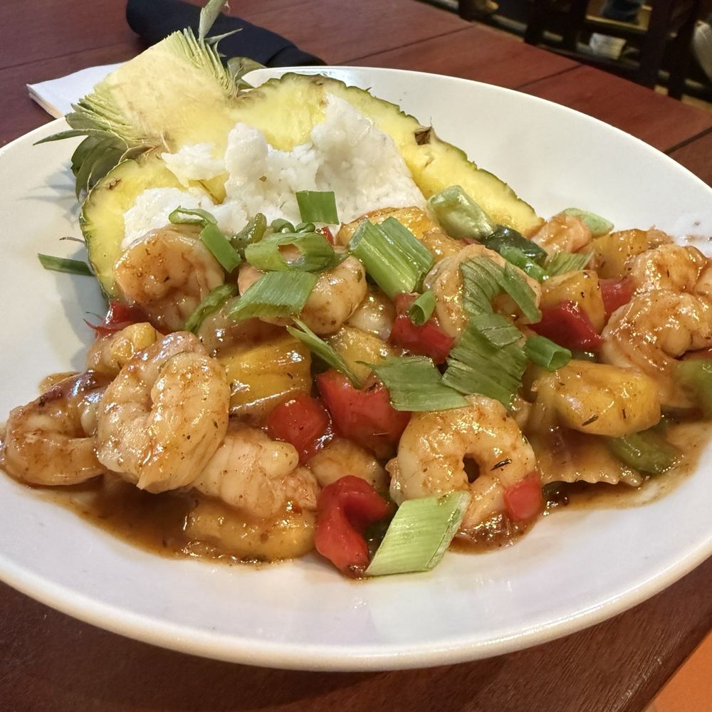 Bahama Breeze - Jerk Shrimp Pineapple Bowl - Caribbean Near Me - Duluth, Georgia