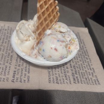 Jeni's Splendid Ice Creams - Ice Cream & Frozen Yogurt Near Me - Atlanta, Georgia Jeni's Splendid Ice Creams - Ice Cream & Frozen Yogurt Near Me - Atlanta, Georgia
