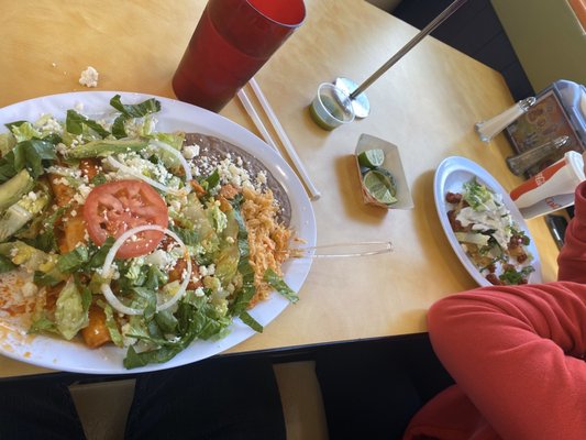 El Chino Taqueria y Mariscos by null
