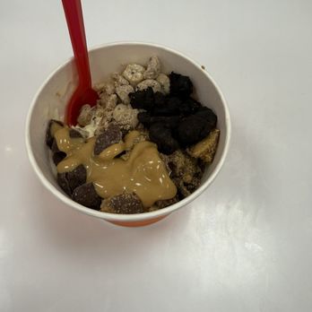 Cuppa Yo Frozen Yogurt - Fro Yo Cup (customized) - Ice Cream & Frozen Yogurt Near Me - Redmond, Oregon