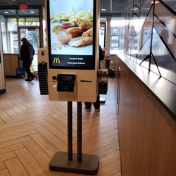 McDonald's - New self serve ordering kiosks