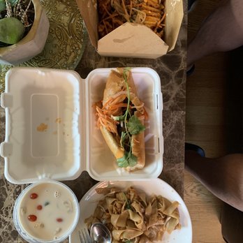 SEAK - Pad See Mao, coconut milk soup, Frites and Beef Bahn Mi. - Vietnamese Near Me - Edgewater, New Jersey
