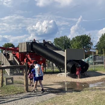 Ferme Marineau - Playground - Farmers Market Near Me - Laval, Quebec