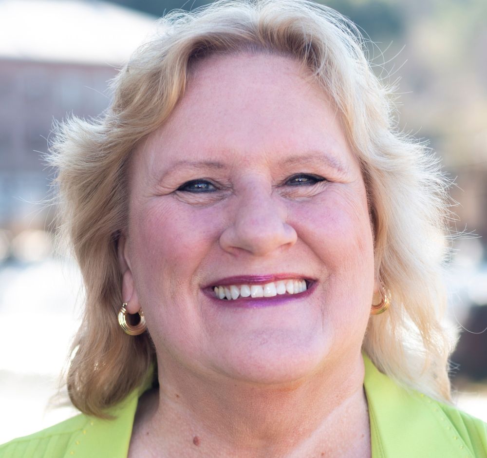 SONNIE BEHRENS RE/MAX CORNERSTONE PLUS 230 Deatsville Hwy