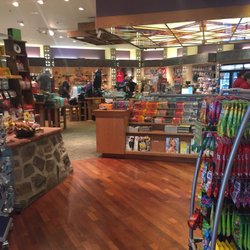 Prairie News and Gifts - Inside of this airport gift shop