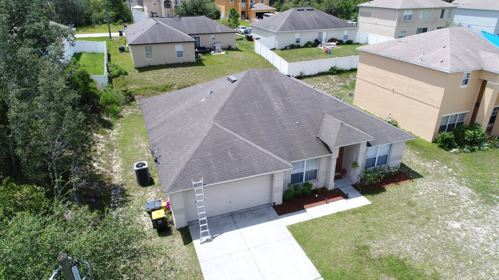 Slide of Roofer Orlando