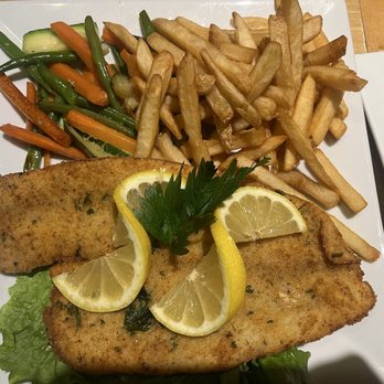 Candlewyck Diner - Fried Filet of Flounder - Diners Near Me - East Rutherford, New Jersey