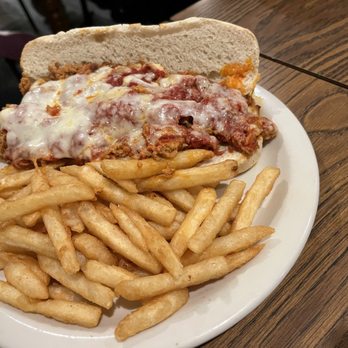 Chuck's Restaurant - Pizza Near Me - Des Moines, Iowa