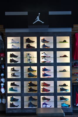 sneaker villa south street