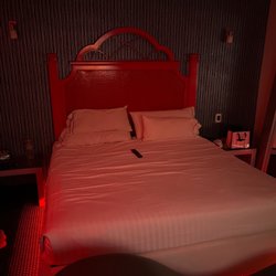 Motel Premier - Cama dura