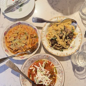 Sullaluna - Italian Near Me - New York, New York Sullaluna - Italian Near Me - New York, New York
