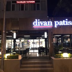 Divan Patisserie - Street view.