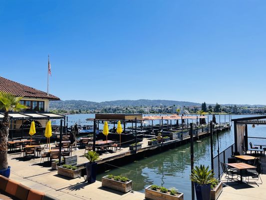 The Lake Chalet Seafood Bar & Grill by null