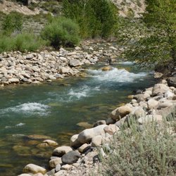 Sierra Retreat - The walker river is a stones throw from the little town of Walker/Coleville