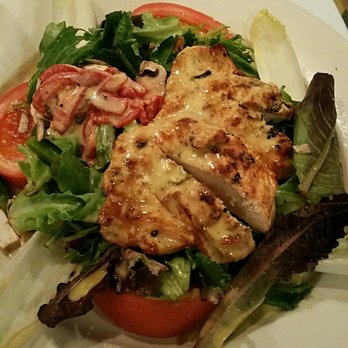 Rosie O'Grady's - Grilled chicken salad - Irish Near Me - New York, New York