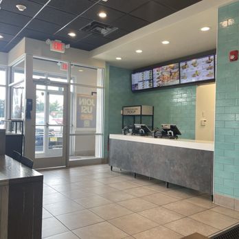 Taco Bell - Let see what the offer to me today - Tacos Near Me - Hackensack, New Jersey