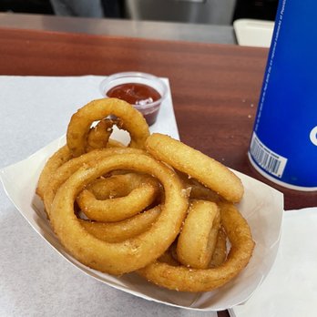 Squeeze Inn Hamburgers - Perfectly cooked onion rings - Burgers Near Me - Napa, California Squeeze Inn Hamburgers - Perfectly cooked onion rings - Burgers Near Me - Napa, California