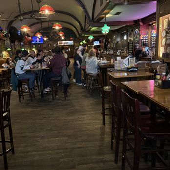 Gluek's Restaurant & Bar - Music Venues Near Me - Minneapolis, Minnesota