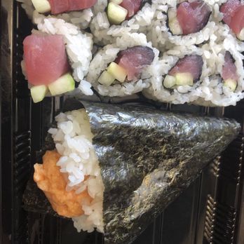 MakiMaki Sushi - Yellowfin Tuna Cutup, Spicy Salmon Handroll - Sushi Bars Near Me - New York, New York