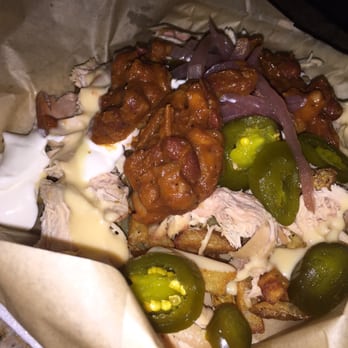 The Pig & Pint - Smoked chicken disco fries - Barbeque Near Me - Jackson, Mississippi The Pig & Pint - Smoked chicken disco fries - Barbeque Near Me - Jackson, Mississippi