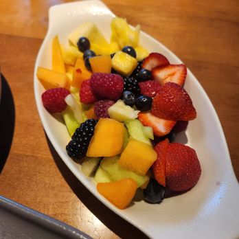 Hanna's Table - Fruit bowl - Bars Near Me - Reno, Nevada