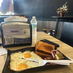 Mika Cafe - Breakfast with 2 eggs and added bacon