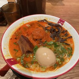 Red king (pork broth with spicy miso (tonkatsu) Red king (pork broth with spicy miso (tonkatsu)