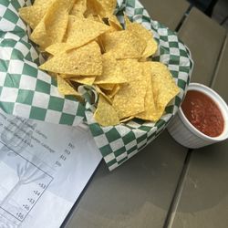 Mesa Familiar - Chips & Salsa