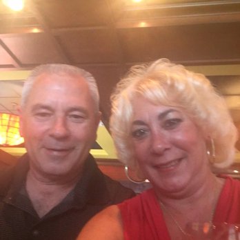 Houlihan's - Happy 30th wedding anniversary ! - Bars Near Me - Dubuque, Iowa