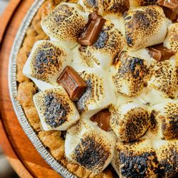 La Bonbonniere Bakery - S'mores pumpkin cookie pie