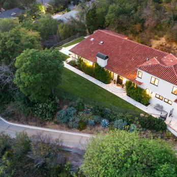 Robert E. Howell Group - Keller Williams Realty - Studio City Estate - Real Estate Agents Near Me - Beverly Hills, California