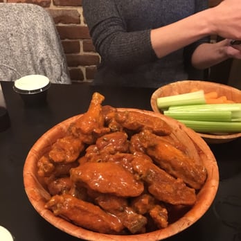 Duff's Famous Wings - American Near Me - Amherst, New York Duff's Famous Wings - American Near Me - Amherst, New York