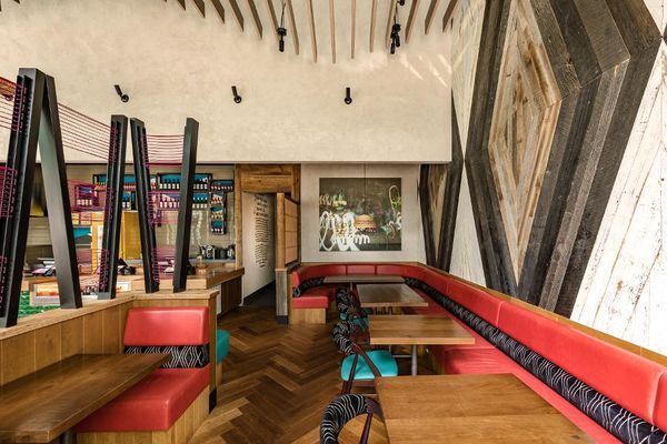 Nando's PERi-PERi by null