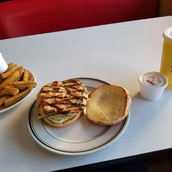 Goody's Cafe - Burgers Near Me - Thousand Palms, California