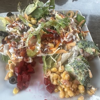 Ruby Tuesday - Salad bar - American Near Me - Urbandale, Iowa